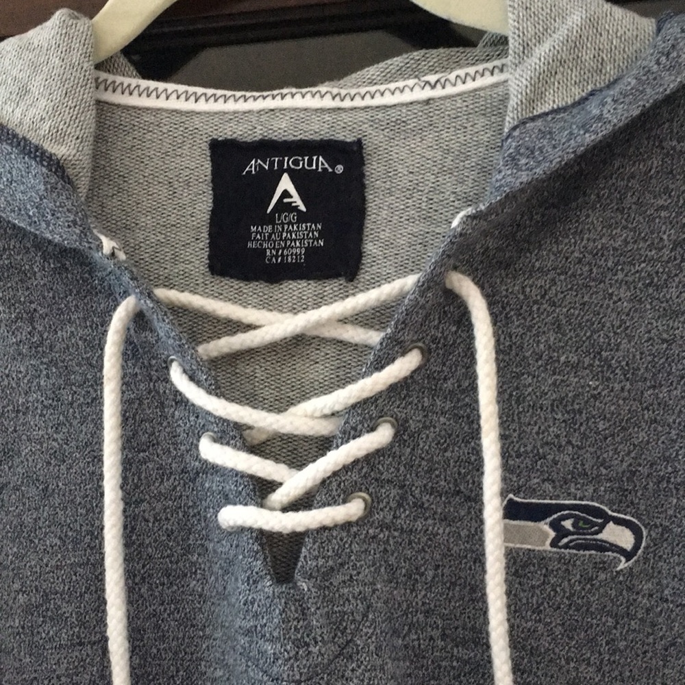 Seattle Seahawks women’s pullover hoodie